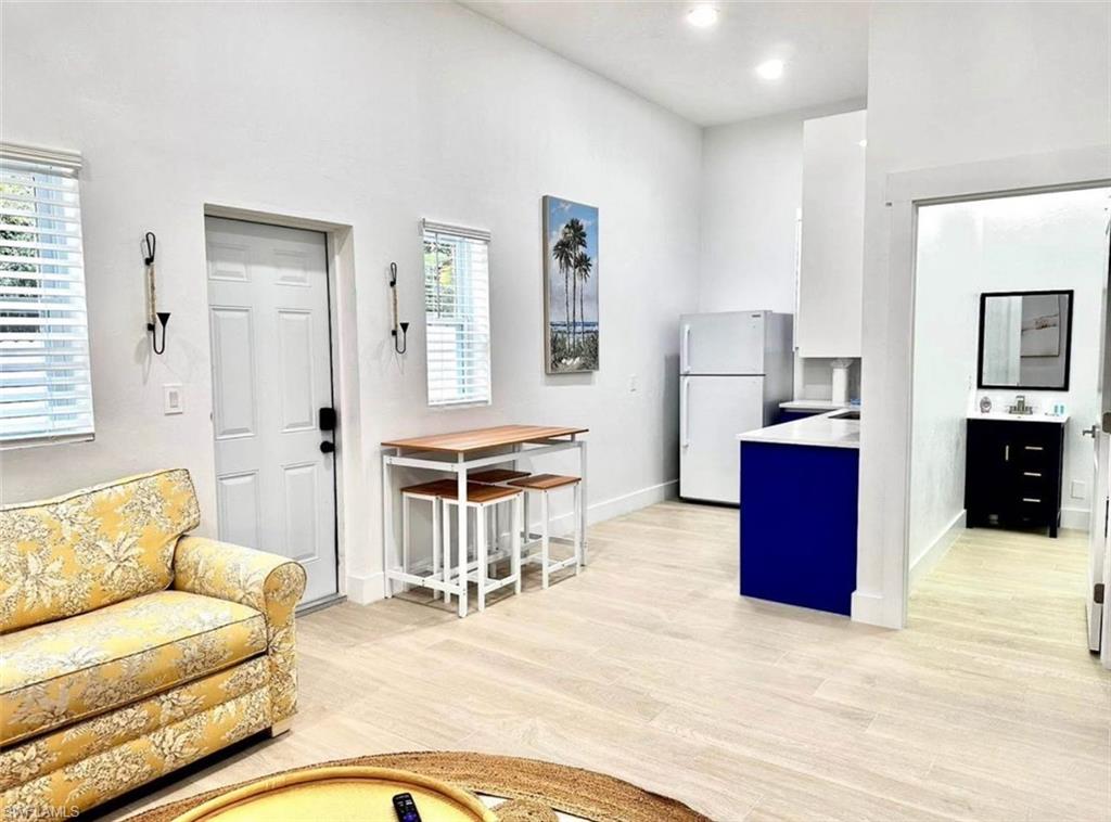 2881 Santa Barbara Boulevard Naples, FL 34116 - Photo 4 of 15