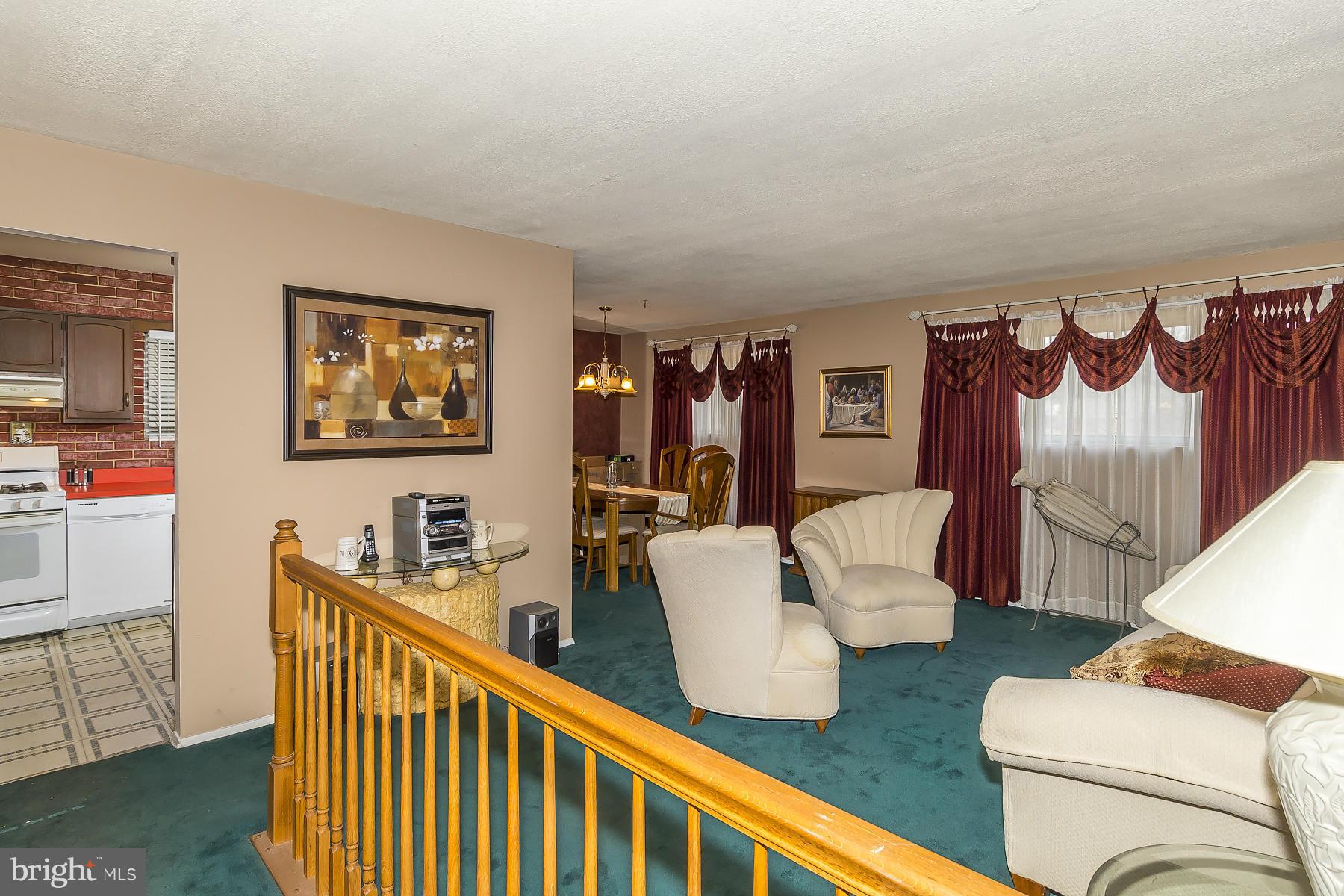 3310 Ripple Road Baltimore, MD 21244 - Photo 12 of 26 LIVING ROOM