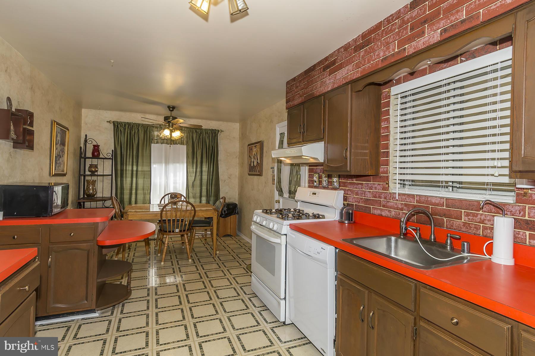 3310 Ripple Road Baltimore, MD 21244 - Photo 14 of 26 KITCHEN