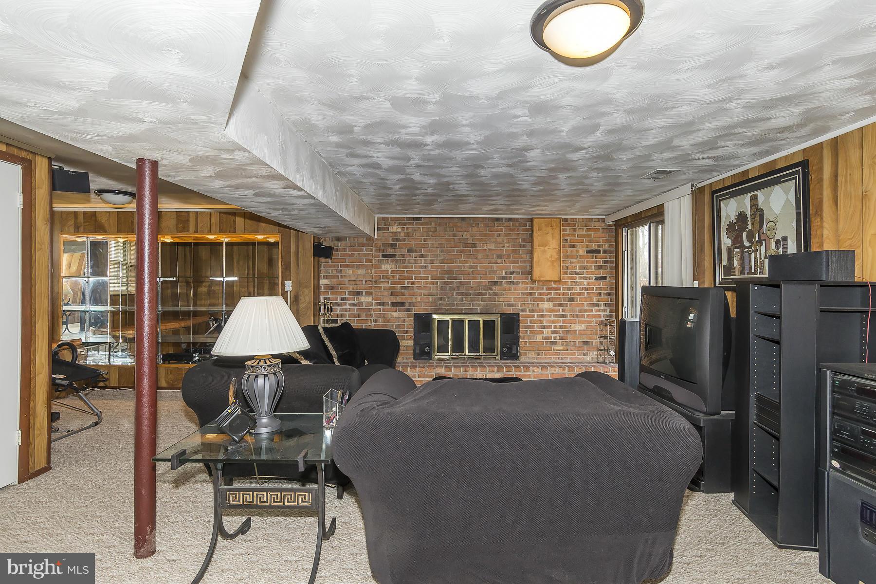 3310 Ripple Road Baltimore, MD 21244 - Photo 4 of 26 FAMILY ROOM