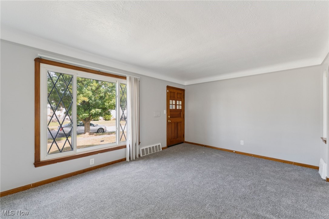 13304 Orme Road Cleveland, OH 44125 - Photo 9 of 31