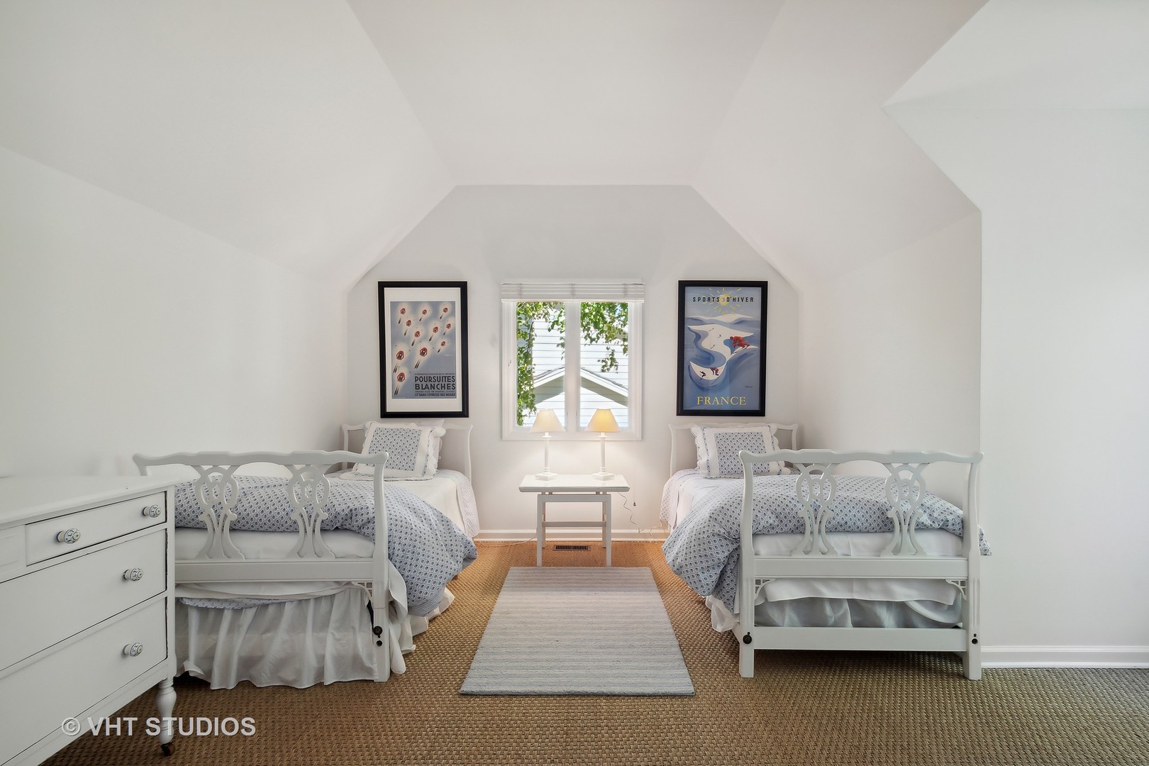 540 Buena Road Lake Forest, IL 60045 - Photo 34 of 37 a bedroom with furniture and white walls