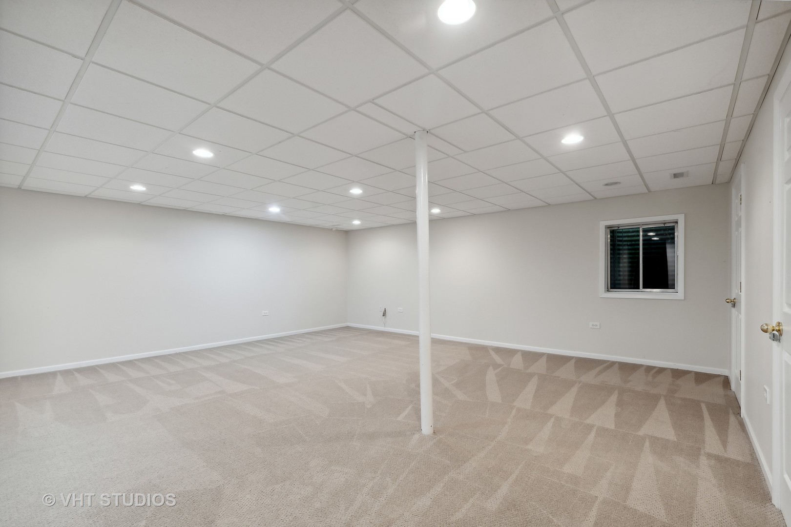 540 Buena Road Lake Forest, IL 60045 - Photo 37 of 37 an empty room with windows