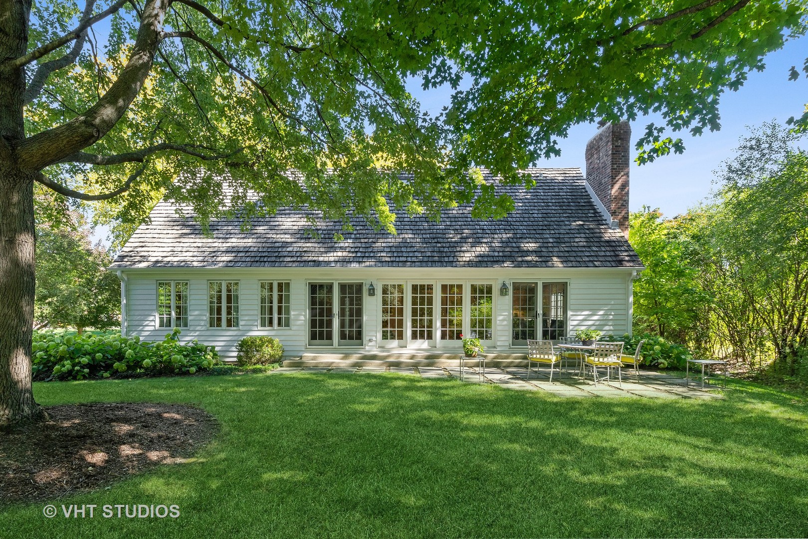 540 Buena Road Lake Forest, IL 60045 - Photo 6 of 37 a front view of house with yard and green space