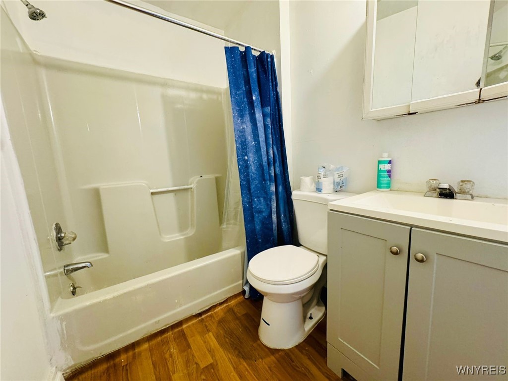 445 18th Street Niagara Falls, NY 14303 - Photo 9 of 27