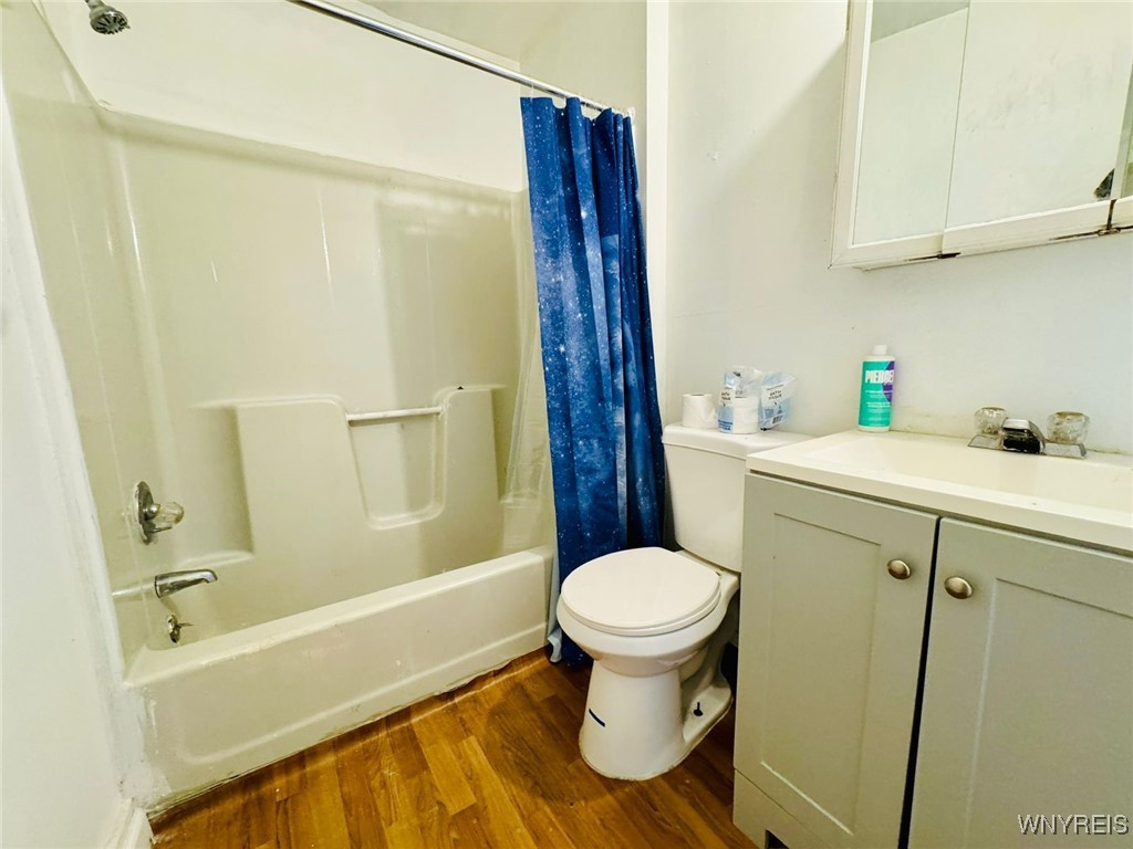 445 18th Street Niagara Falls, NY 14303 - Photo 10 of 27