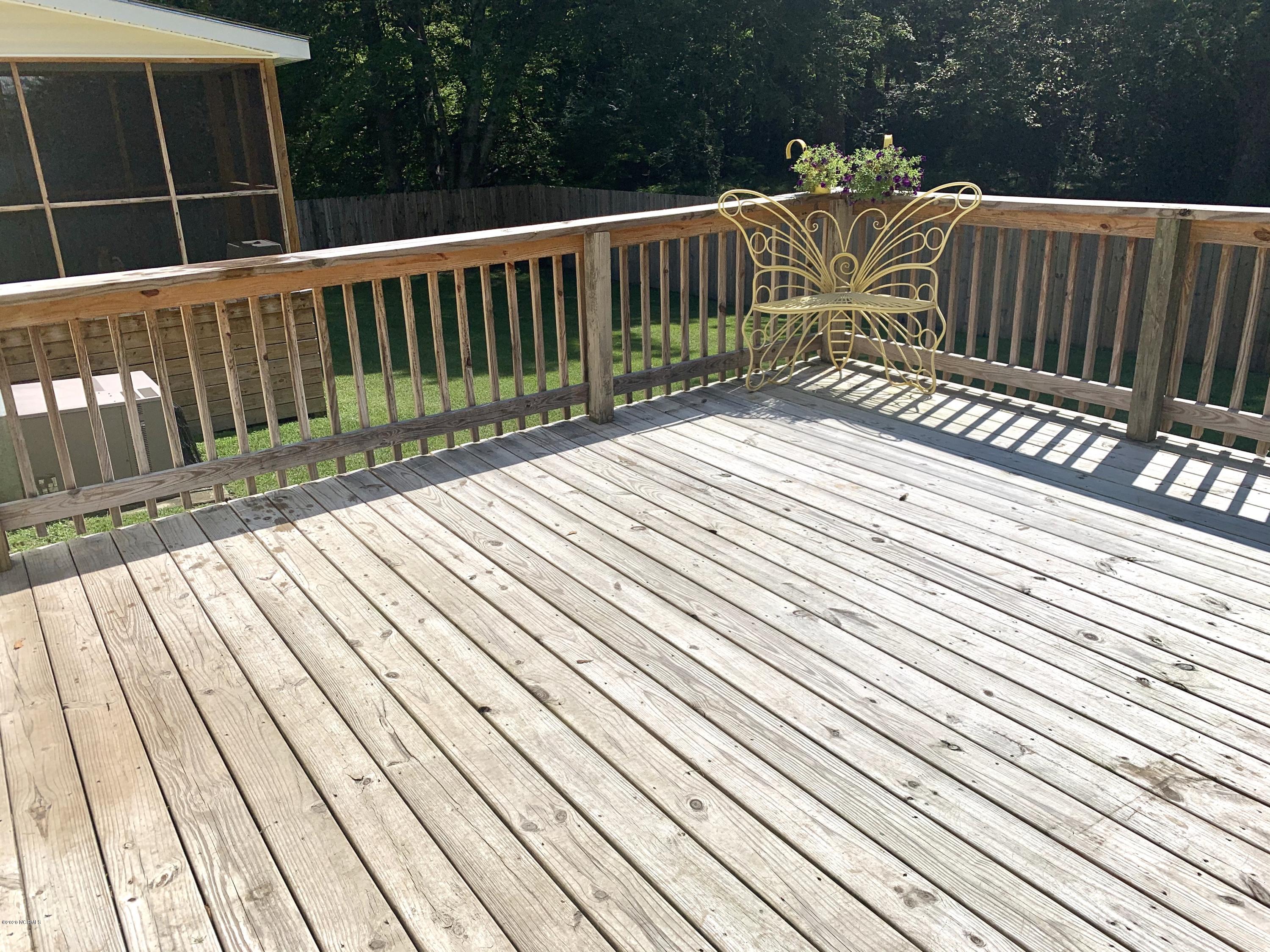 1340 Dan Taylor Road Washington, NC 27889 - Photo 26 of 31 Deck view 2