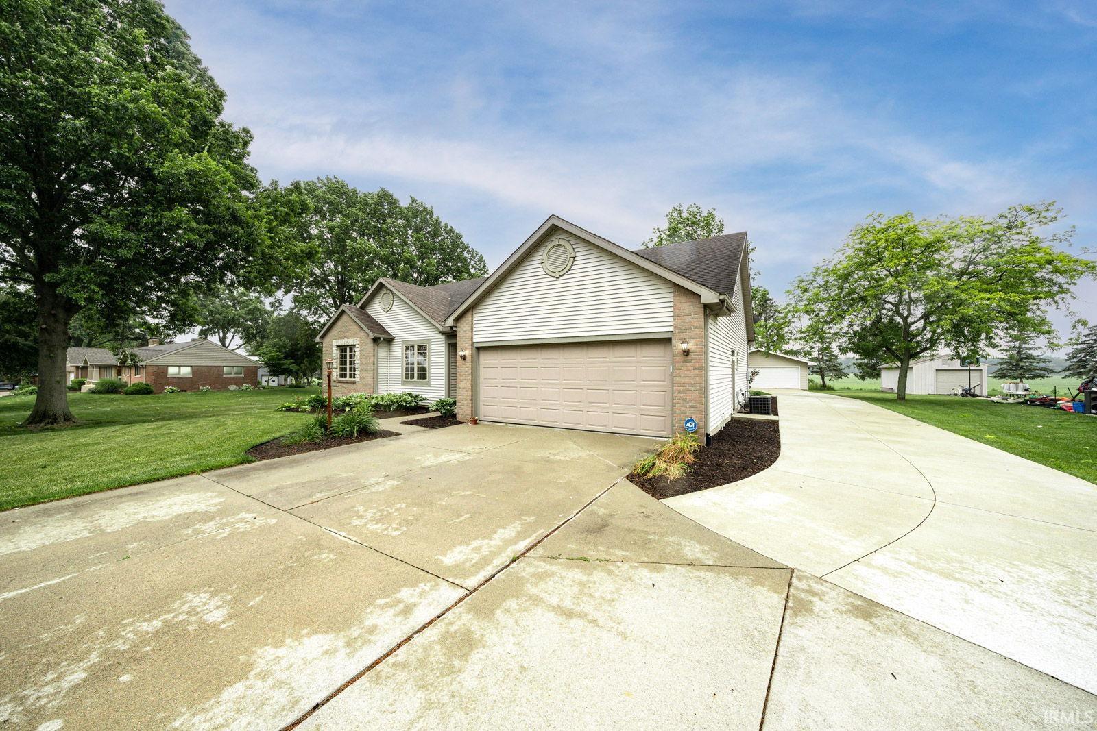 16300 Jackson Road Mishawaka, IN 46544 - Photo 2 of 36