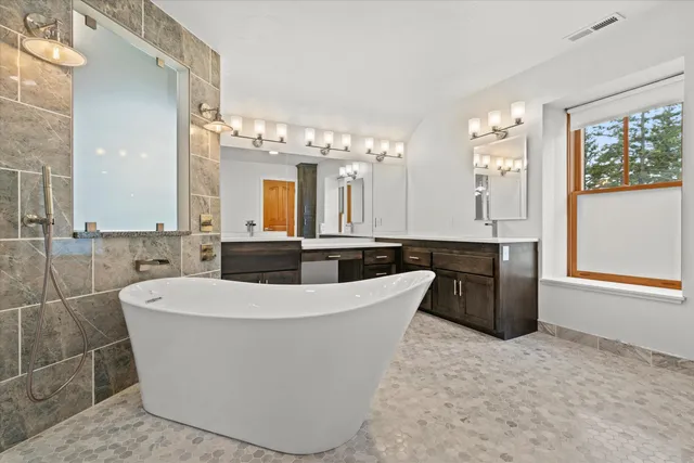 $1,470,000 | 6600 North Ballard Road, Appleton, WI 54913