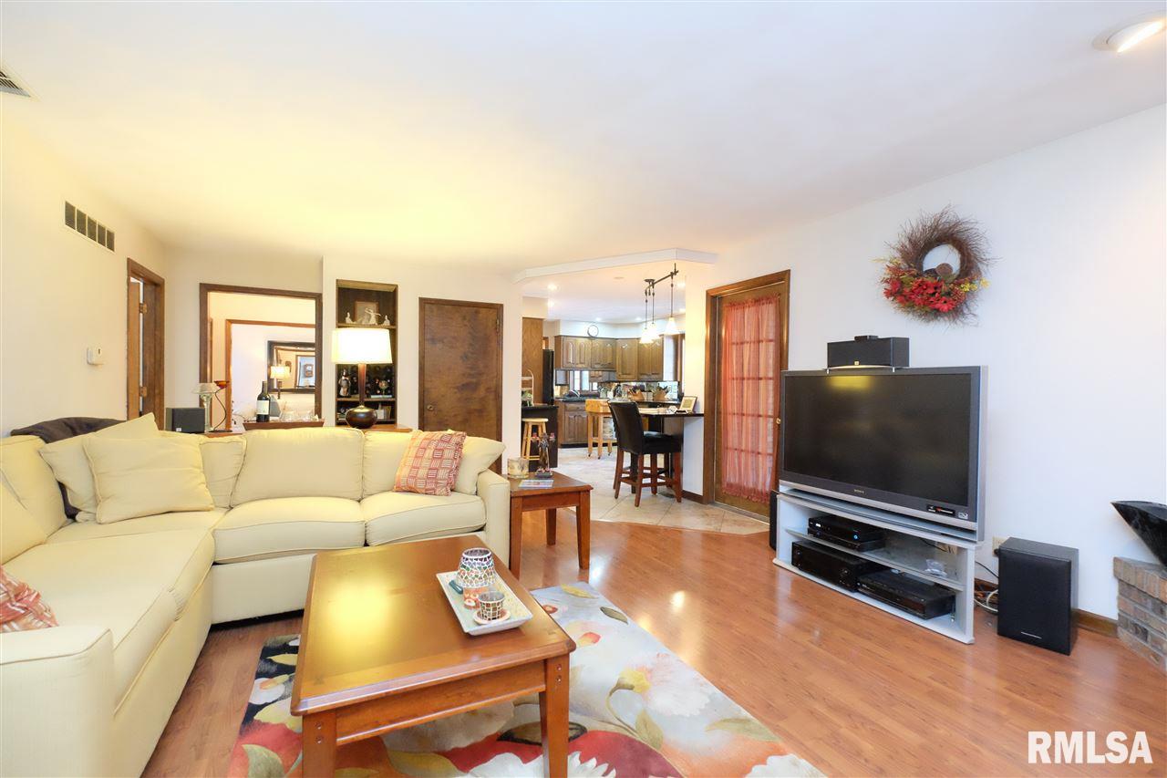 81 Maple Ridge Drive Morton, IL 61550 - Photo 5 of 36 Gallery Image 5