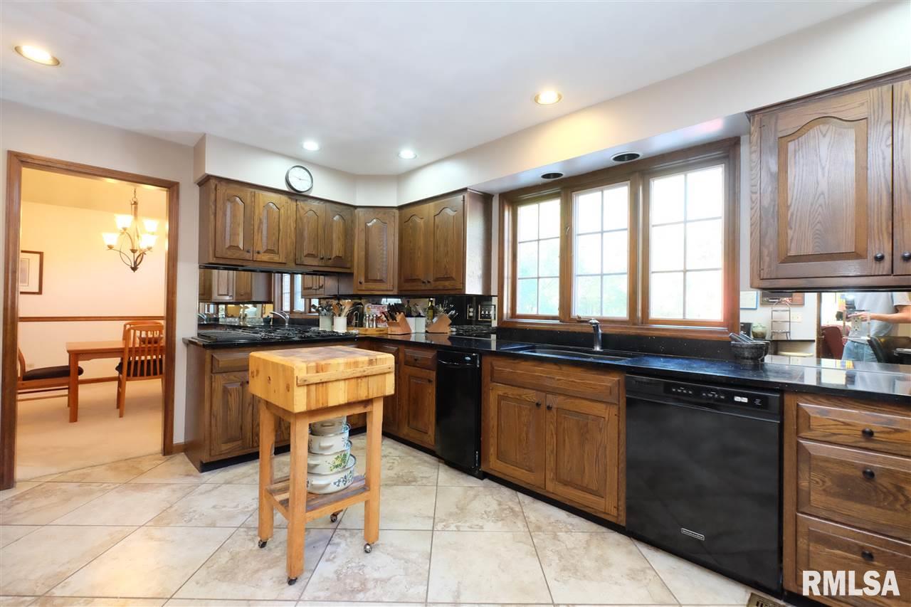 81 Maple Ridge Drive Morton, IL 61550 - Photo 7 of 36 Gallery Image 7