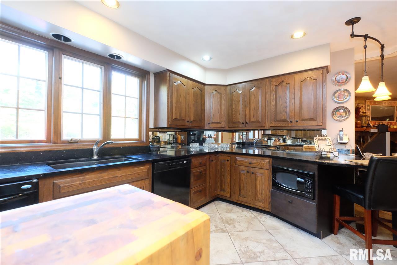 81 Maple Ridge Drive Morton, IL 61550 - Photo 8 of 36 Gallery Image 8