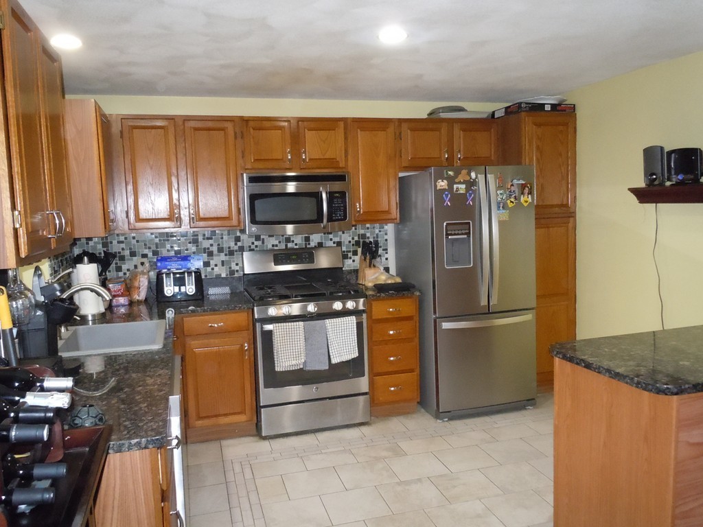 13 Deer Path, Unit 4 Maynard, MA 01754 - Photo 3 of 15 Gallery Image 3