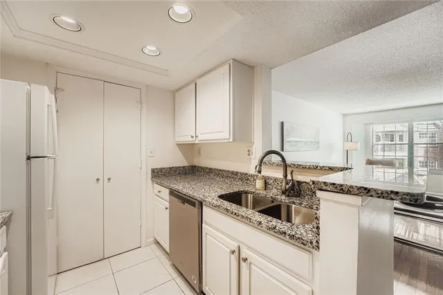 $190,000 | 4109 Chastain Park Court Northeast, Atlanta, GA 30342