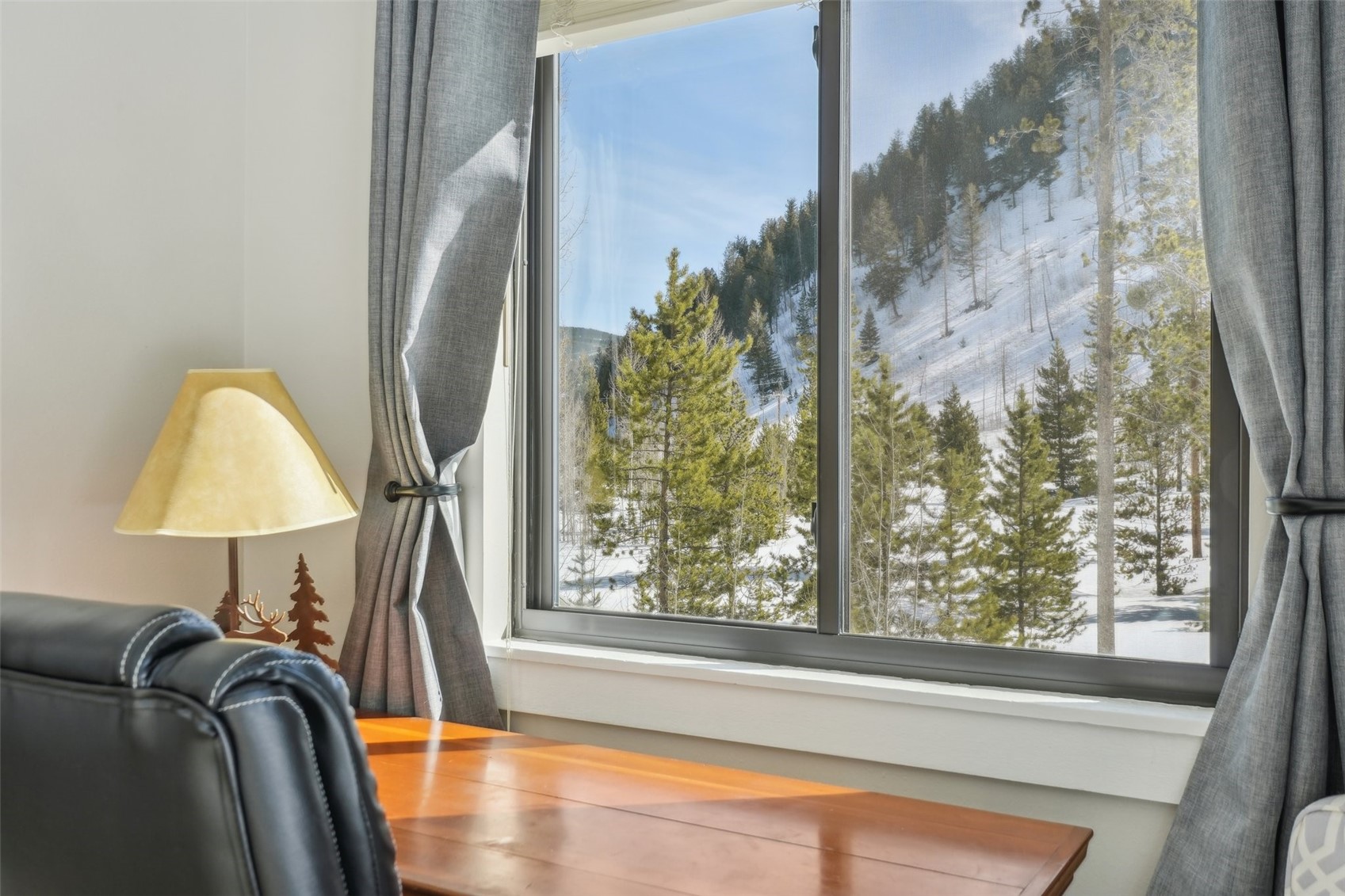 1944 Soda Ridge Road, Unit 1228 Keystone, CO 80435 - Photo 33 of 46 View of sitting room