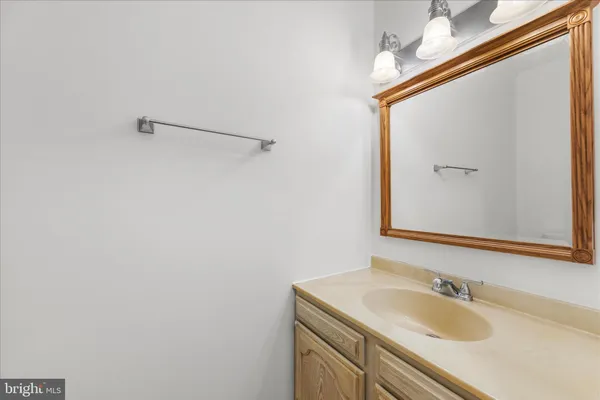 $2,450 | 6911 Cipriano Woods Court, Lanham, MD 20706