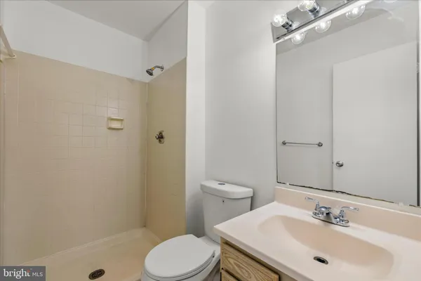 $2,450 | 6911 Cipriano Woods Court, Lanham, MD 20706