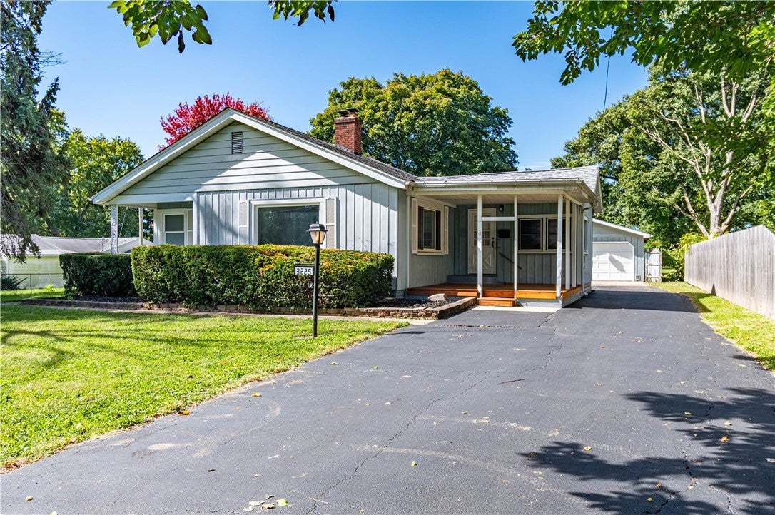 3225 North Brett Avenue Decatur, IL 62526 - Photo 1 of 25 Gallery Image 1