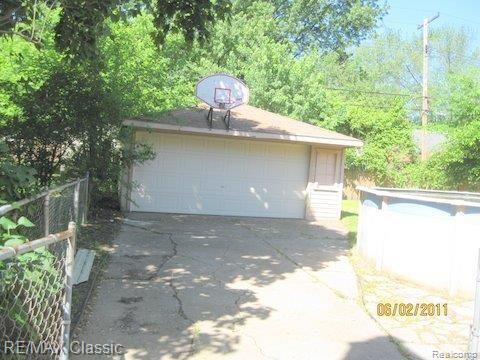 306 Arlington Street Inkster, MI 48141 - Photo 3 of 9 Arlington 306 pre-list 6-2-11 ra (3).JPG