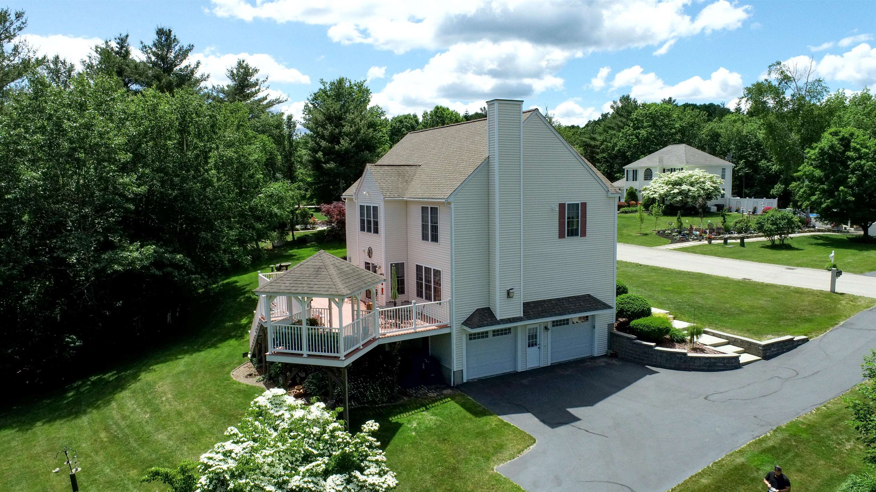 14 Hawk Drive Salem, NH 03079 - Photo 3 of 40