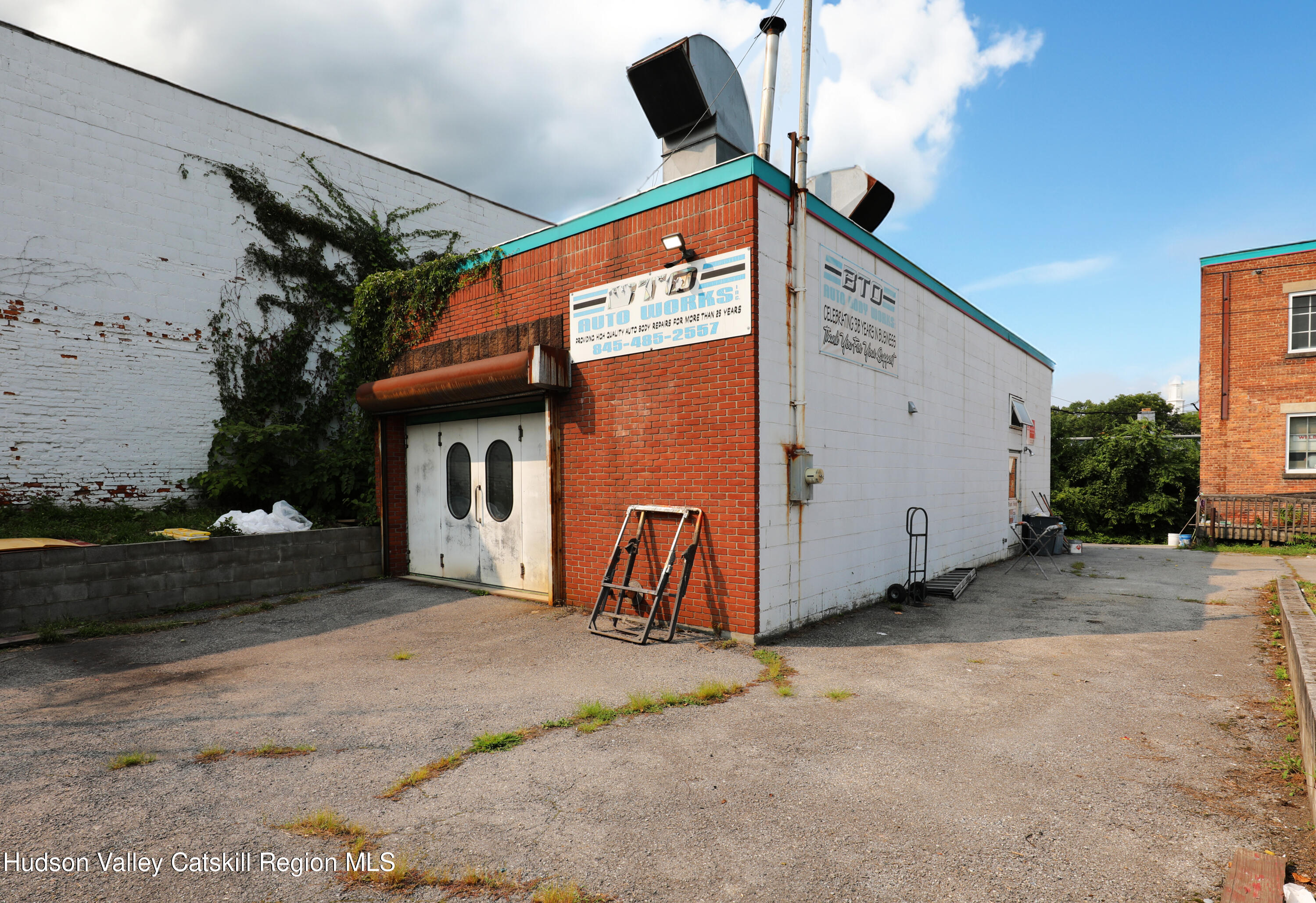 471 Main Street Poughkeepsie, NY 12601 - Photo 8 of 32 02