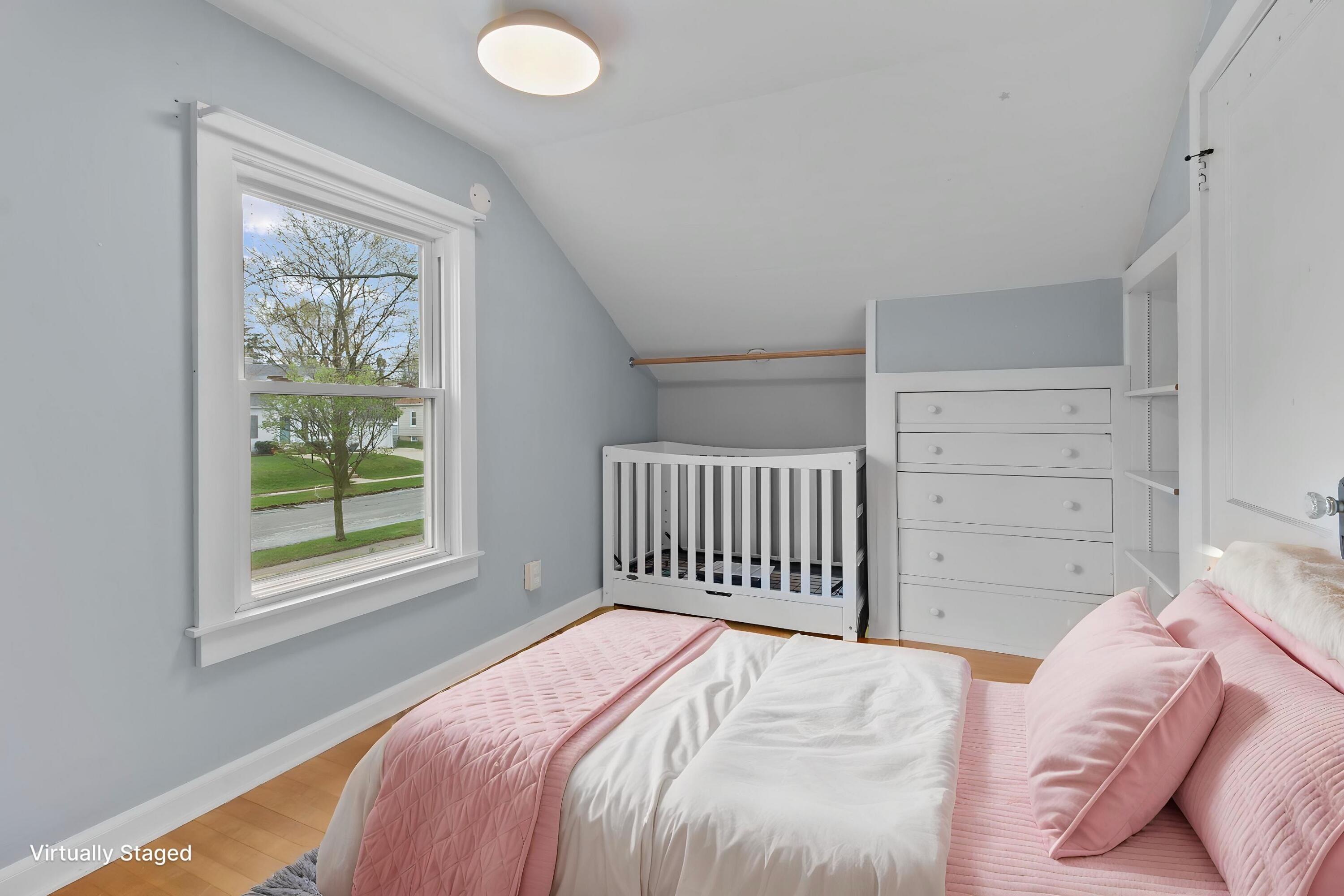 2795 South 53rd Street Milwaukee, WI 53219 - Photo 18 of 30 24__2795-53rd-st-Milwaukee - Kids Room -