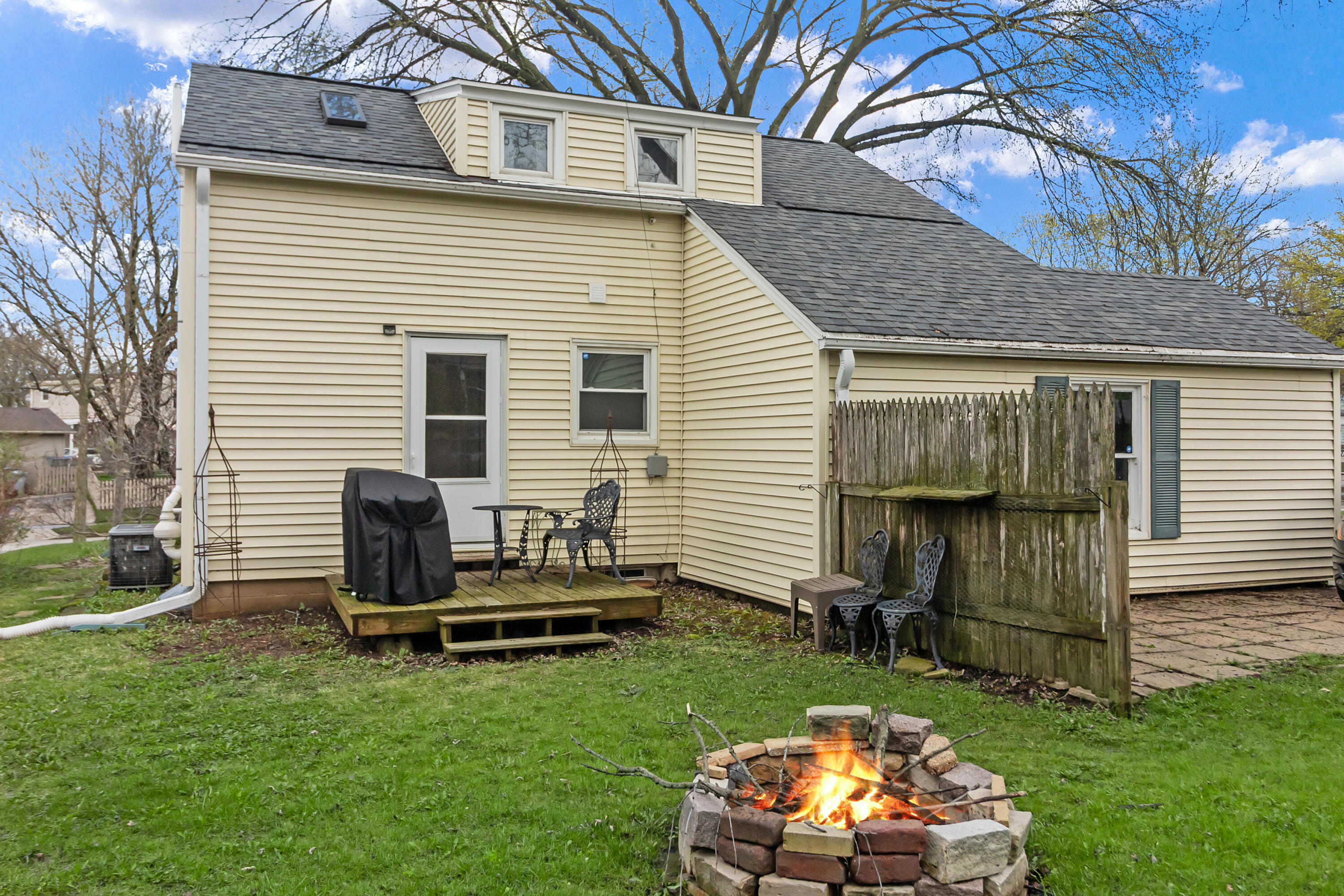 2795 South 53rd Street Milwaukee, WI 53219 - Photo 23 of 30 exterior yard + patio