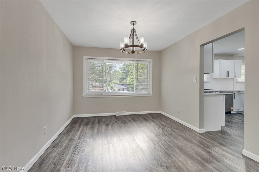 2429 Thurmont Road Akron, OH 44313 - Photo 11 of 44