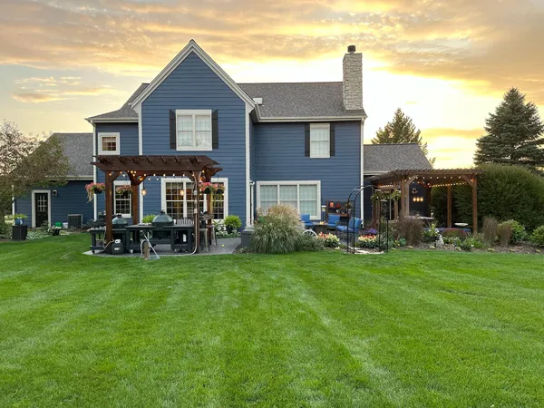 $989,000 | W292N3296 Summerhill Road, Delafield, WI 53072