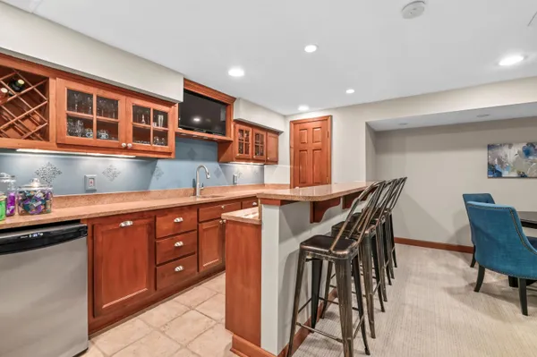 $989,000 | W292N3296 Summerhill Road, Delafield, WI 53072