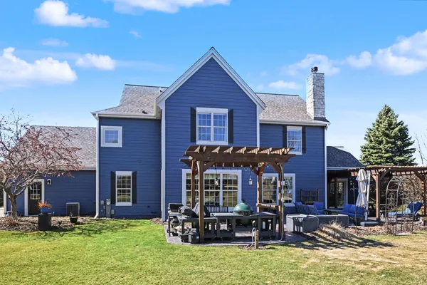 $989,000 | W292N3296 Summerhill Road, Delafield, WI 53072