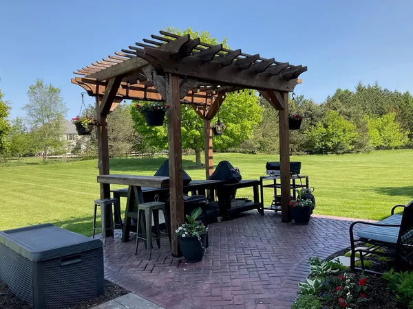 $989,000 | W292N3296 Summerhill Road, Delafield, WI 53072