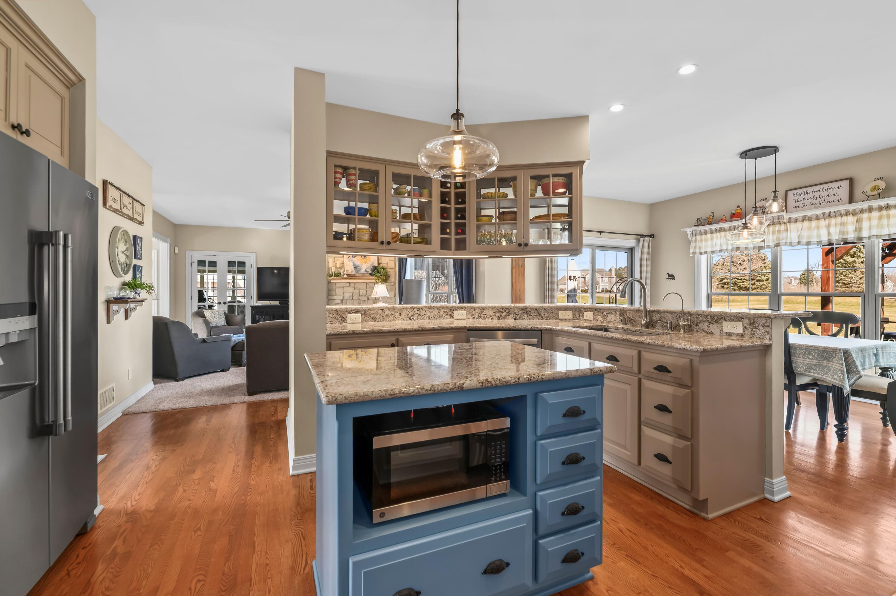 W292N3296 Summerhill Road Delafield, WI 53072 - Photo 8 of 95 DSC_2446