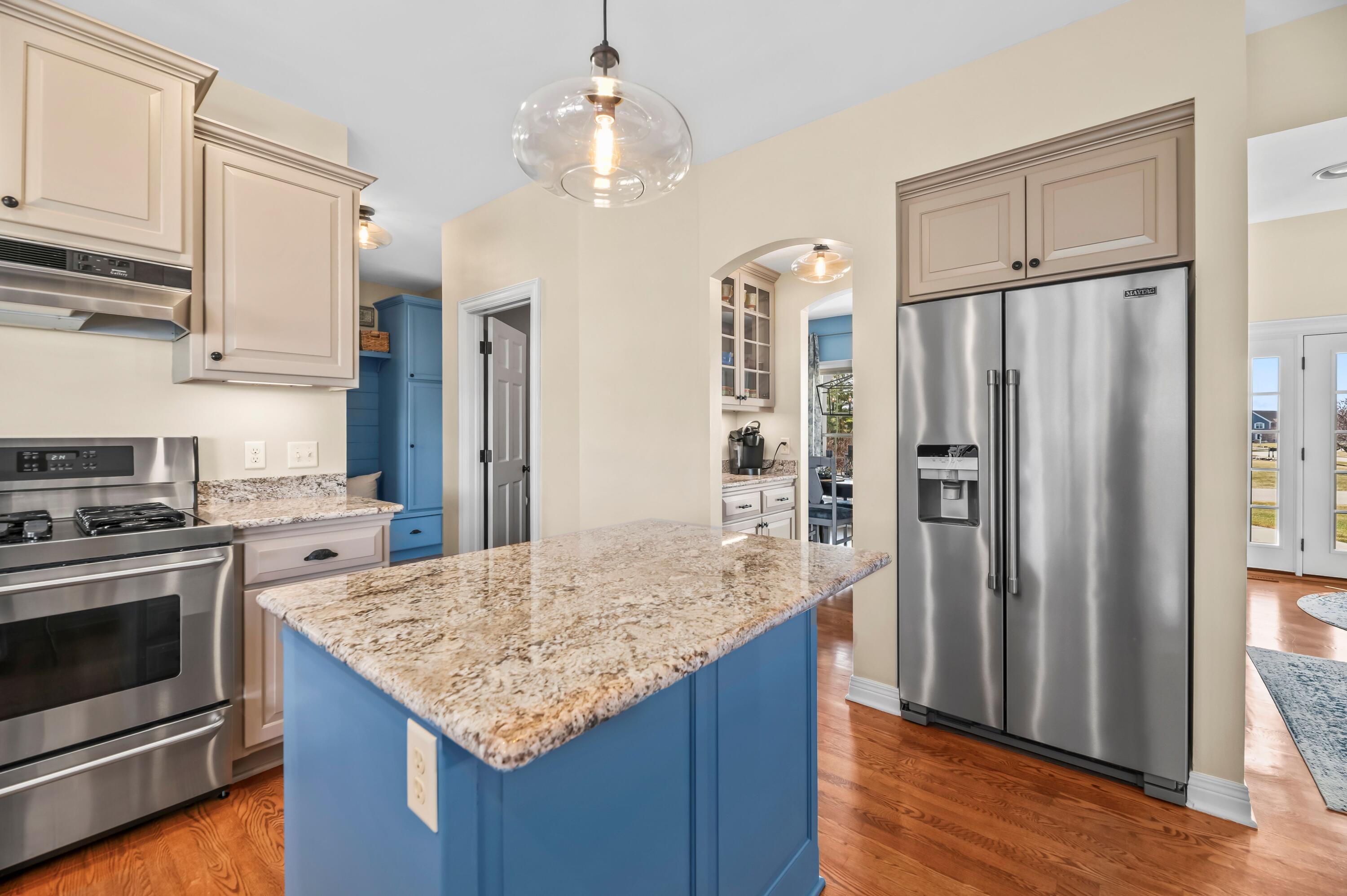 W292N3296 Summerhill Road Delafield, WI 53072 - Photo 9 of 95 DSC_2423