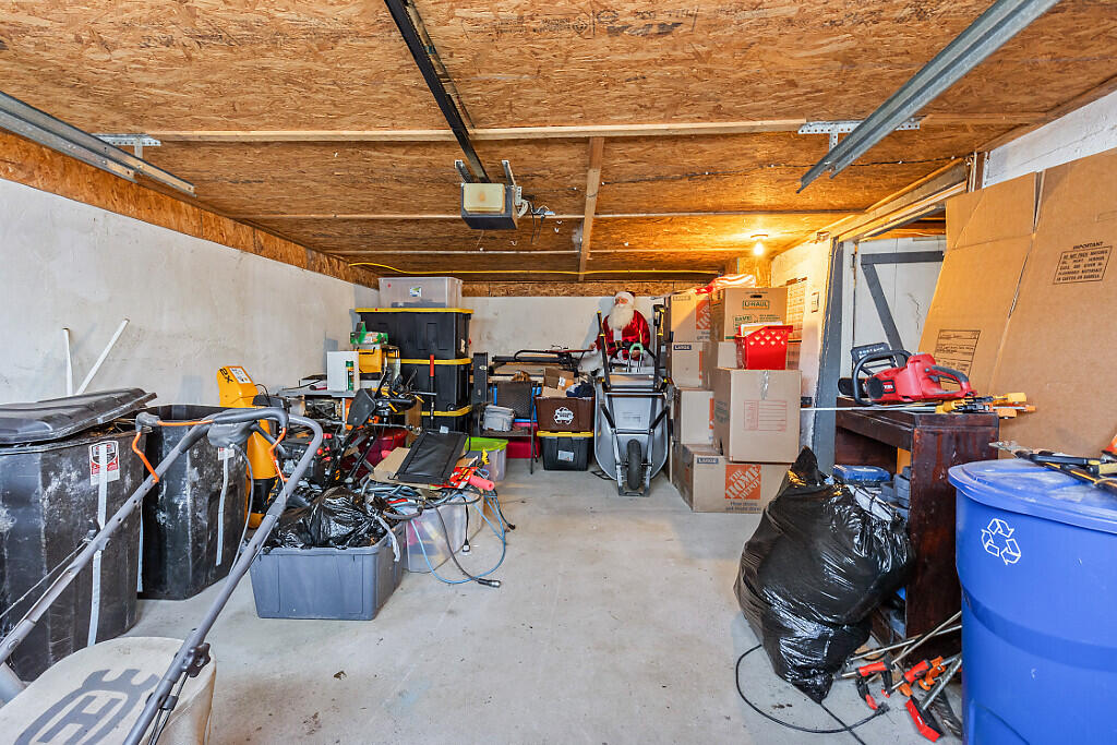 191 Skowhegan Road Norridgewock, ME 04957 - Photo 30 of 34 Garage