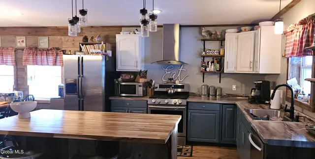 $384,900 | 167 Park Johnsburg Ny 12843, Johnsburg, NY 12843