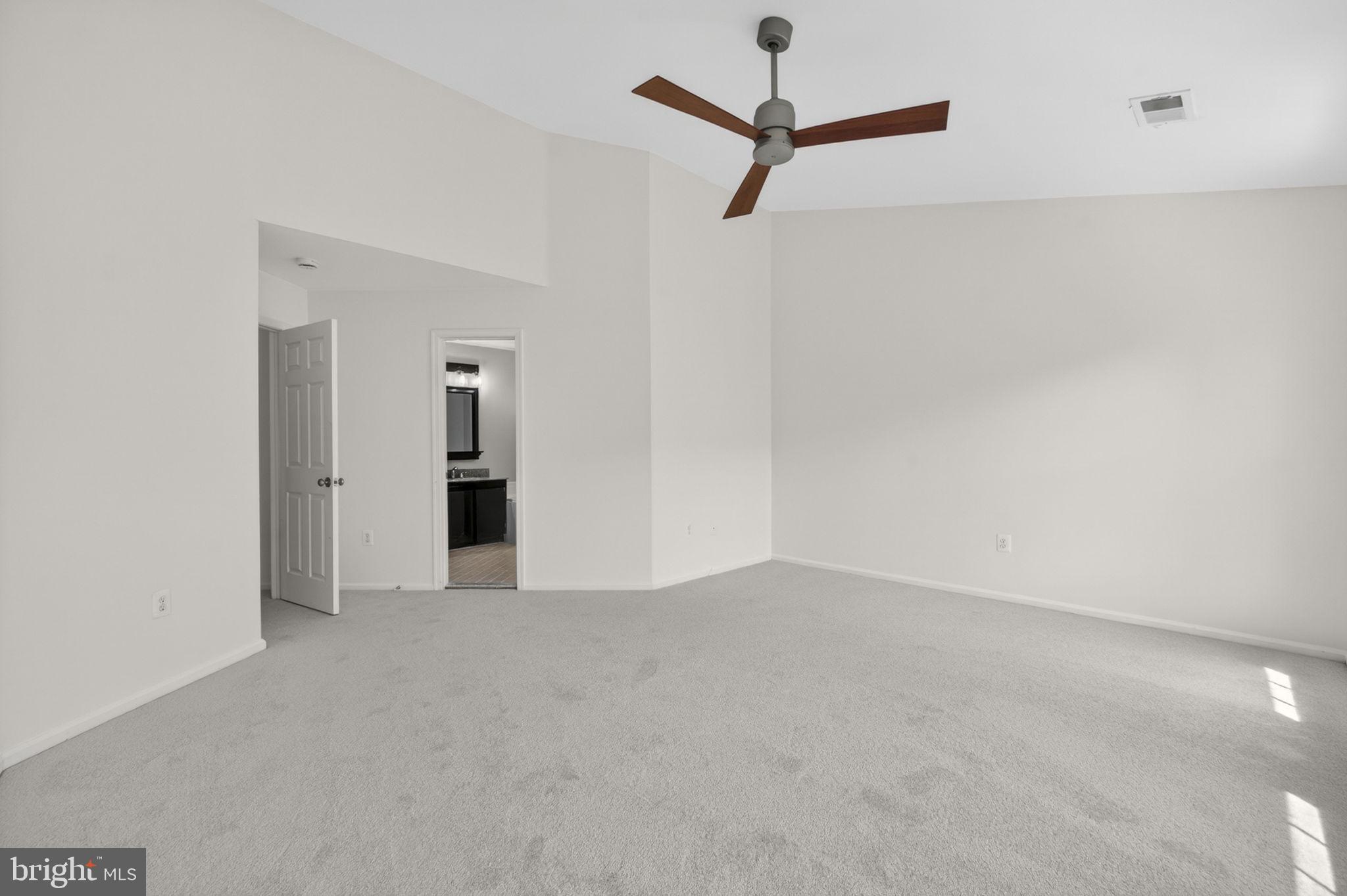 47697 Whirlpool Square Sterling, VA 20165 - Photo 19 of 52