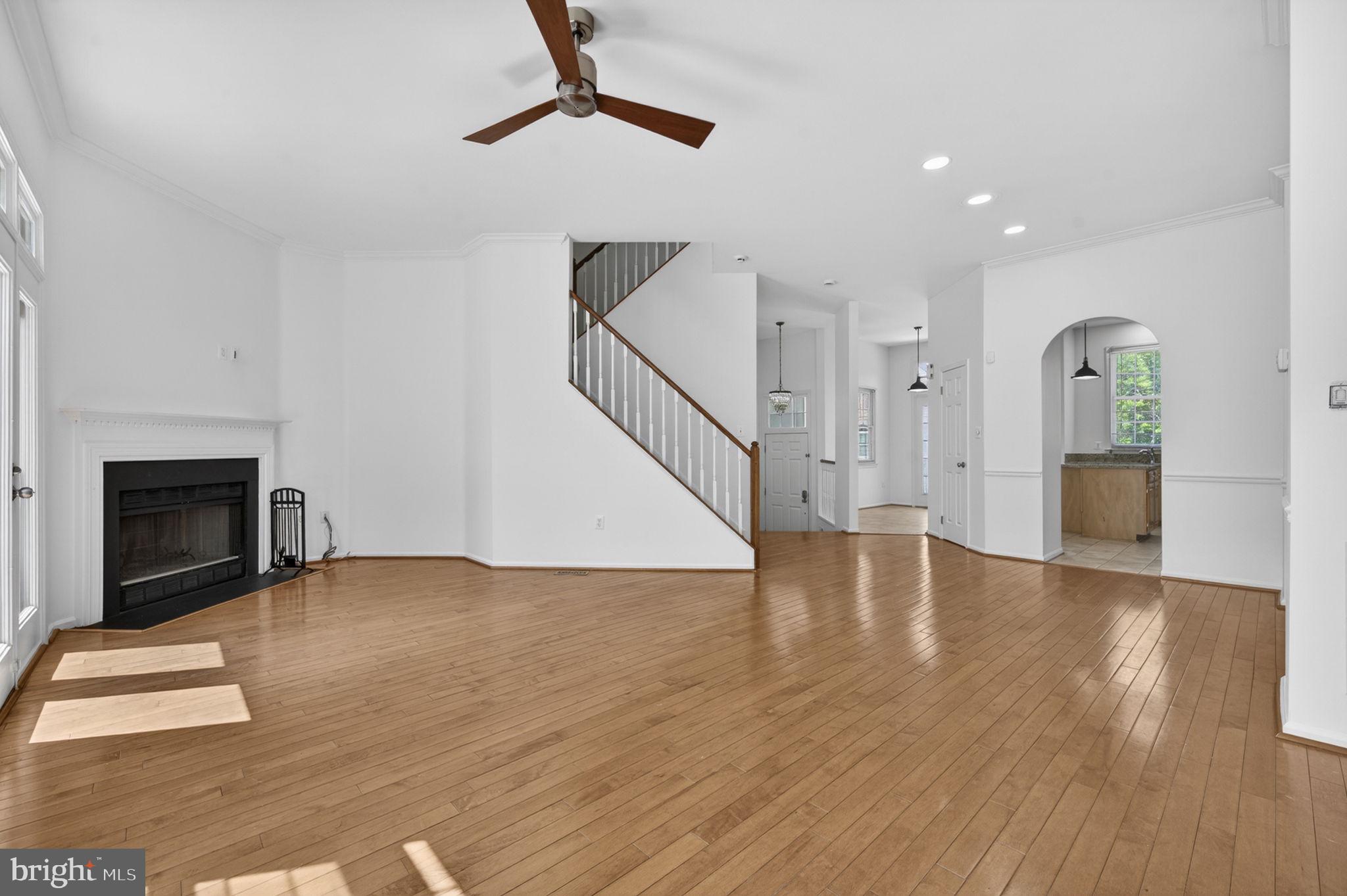 47697 Whirlpool Square Sterling, VA 20165 - Photo 3 of 52