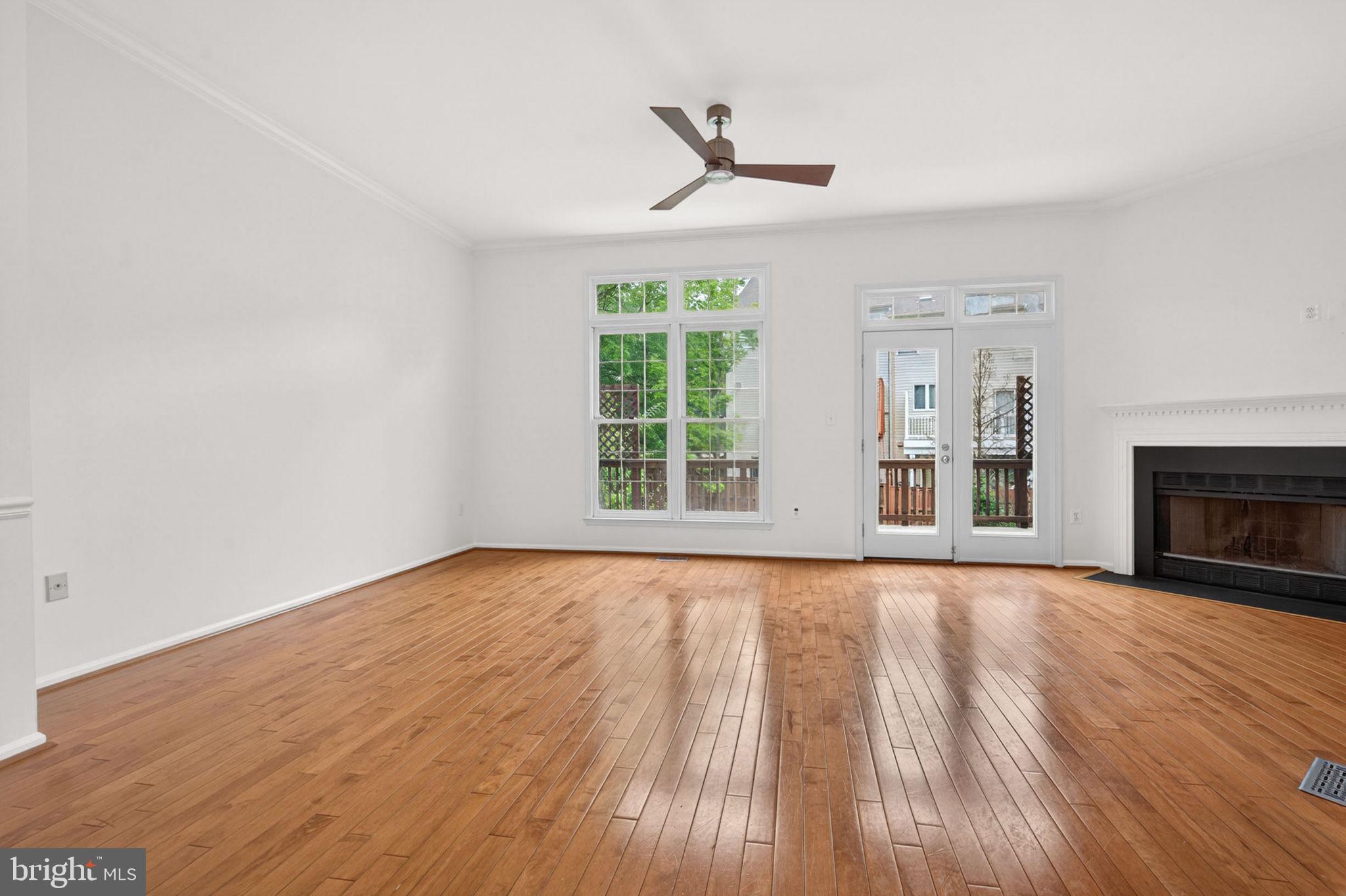 47697 Whirlpool Square Sterling, VA 20165 - Photo 4 of 52