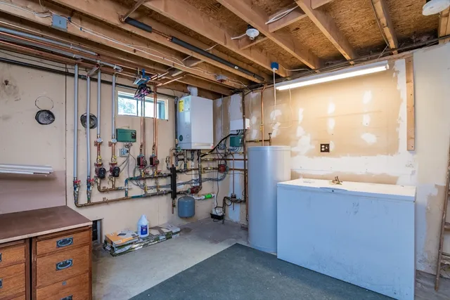 a view of a storage & utility room