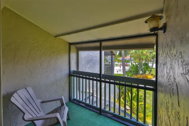 $212,000 | 1028 Apollo Beach Boulevard, Unit 8, Apollo Beach, FL 33572