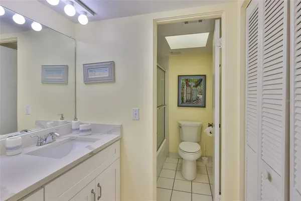 $211,000 | 1028 Apollo Beach Boulevard, Unit 8, Apollo Beach, FL 33572