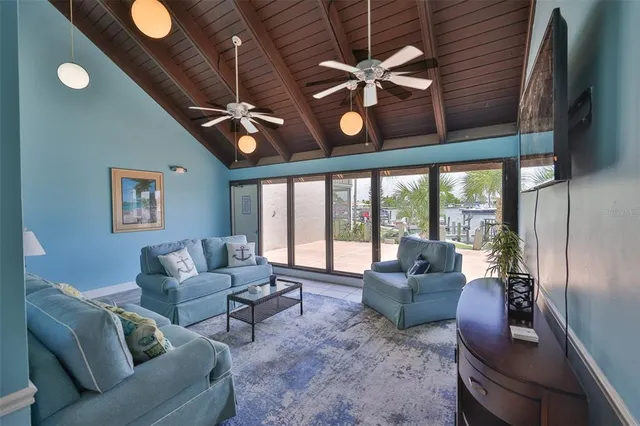 $212,000 | 1028 Apollo Beach Boulevard, Unit 8, Apollo Beach, FL 33572