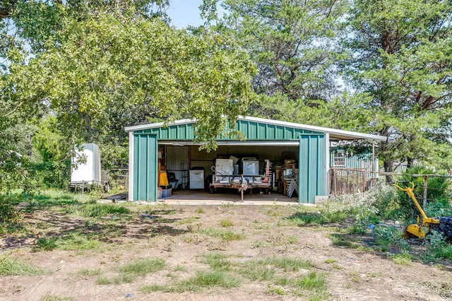 $1,100,000 | 7726 West Highway 199, Springtown, TX 76082