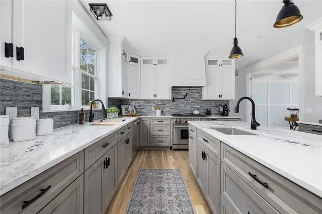 $2,499,000 | 35 Beech Crest Road, East Greenwich, RI 02818