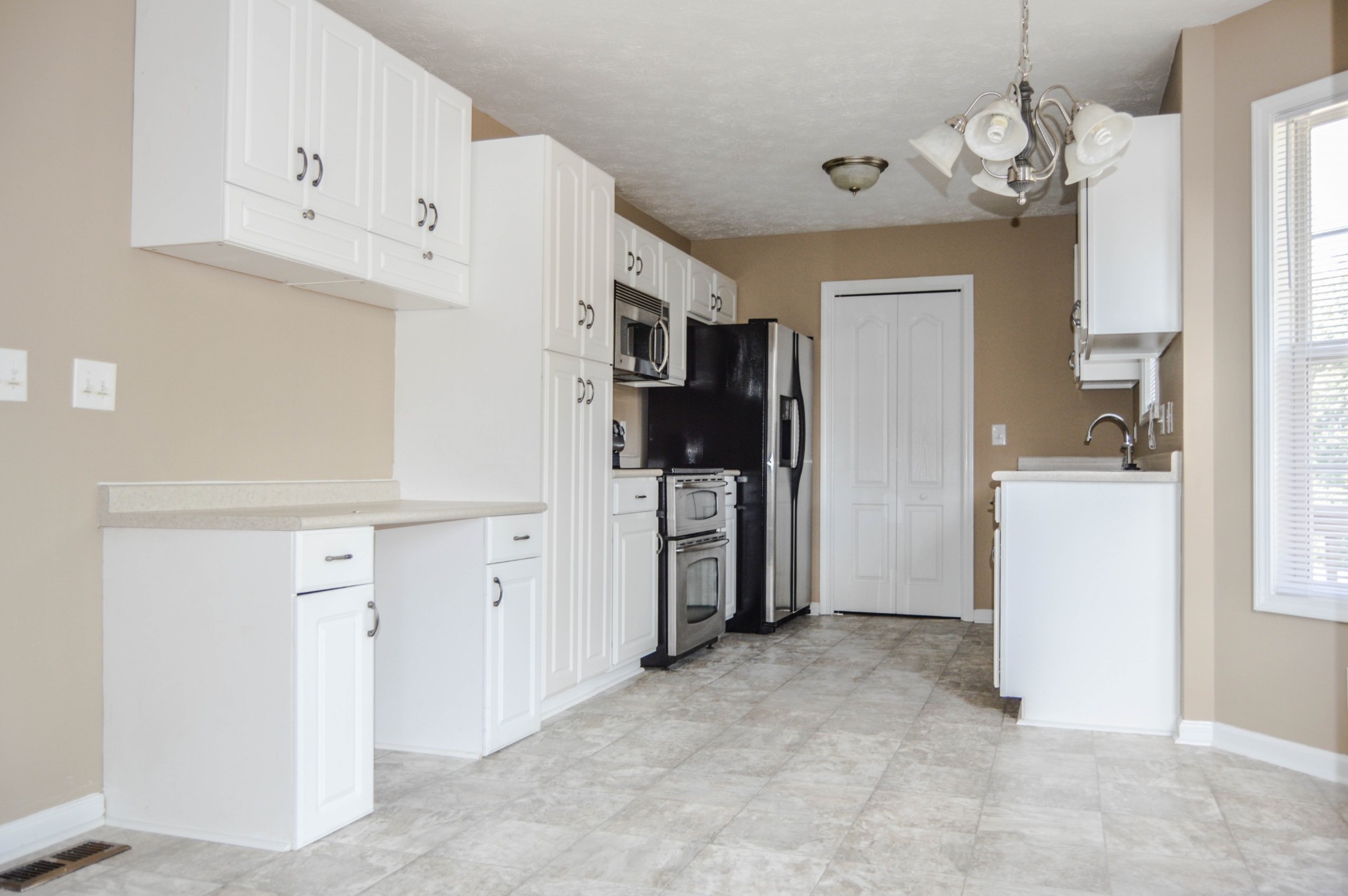 2769 Ridgepole Drive Clarksville, TN 37040 - Photo 5 of 14