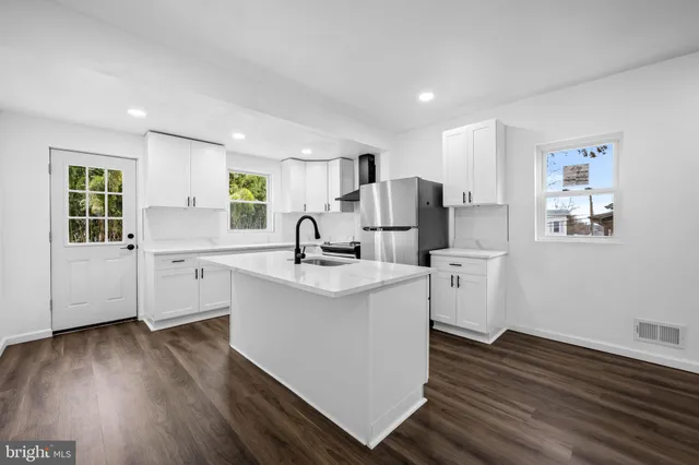 $370,000 | 518 Harwood Avenue, Baltimore, MD 21212