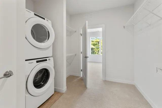 $1,553 | 5945 6th Avenue, Unit 212, Kenosha, WI 53140