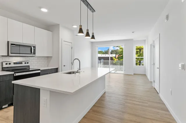 $1,553 | 5945 6th Avenue, Unit 212, Kenosha, WI 53140