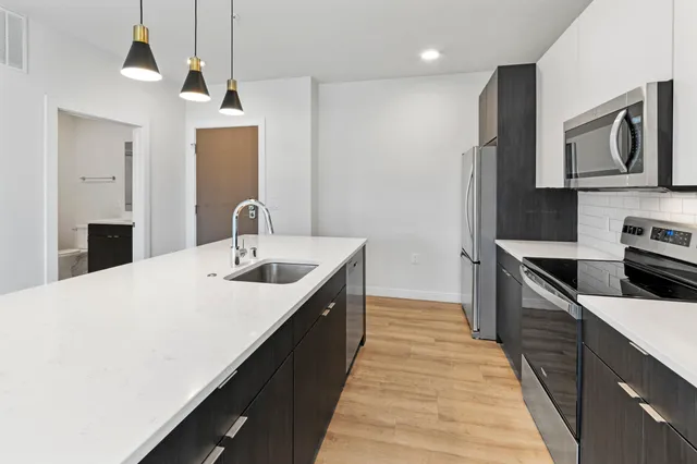 $1,553 | 5945 6th Avenue, Unit 212, Kenosha, WI 53140